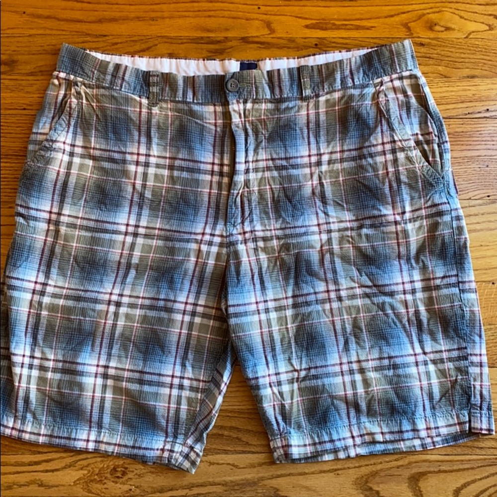 Gap men’s plaid shorts